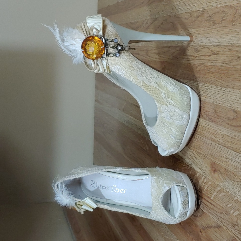 2 Lips Too Vintage Lace & Charm Heels 5.5
